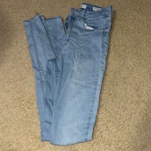 Light wash skinny jeans
